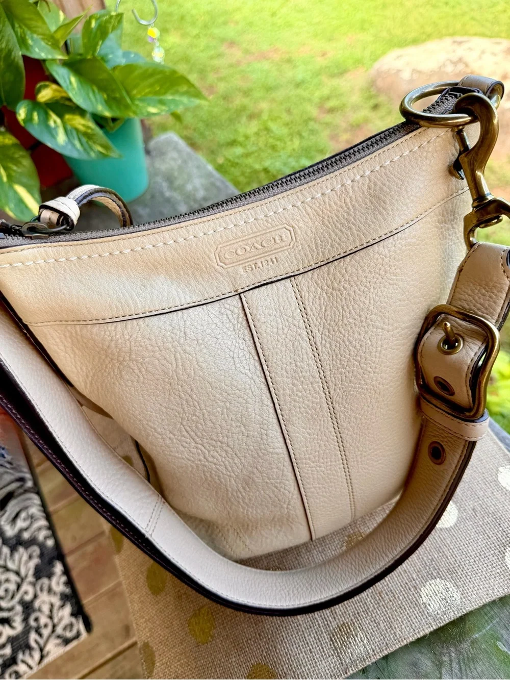 Vintage Coach Legacy Pebble Leather Crossbody Sling Shoulder Bag Purse Beige